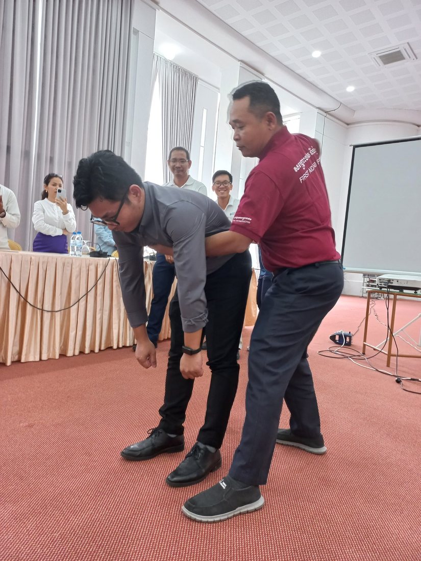 Vivest Powerbeat X3 AED Donation & Khmer-Language First Aid Training to CDC Cambodia