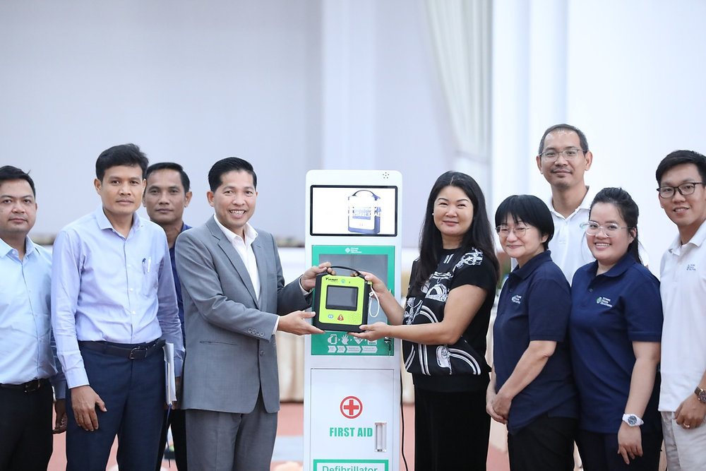 Vivest Powerbeat X3 AED Donation & Khmer-Language First Aid Training to CDC Cambodia