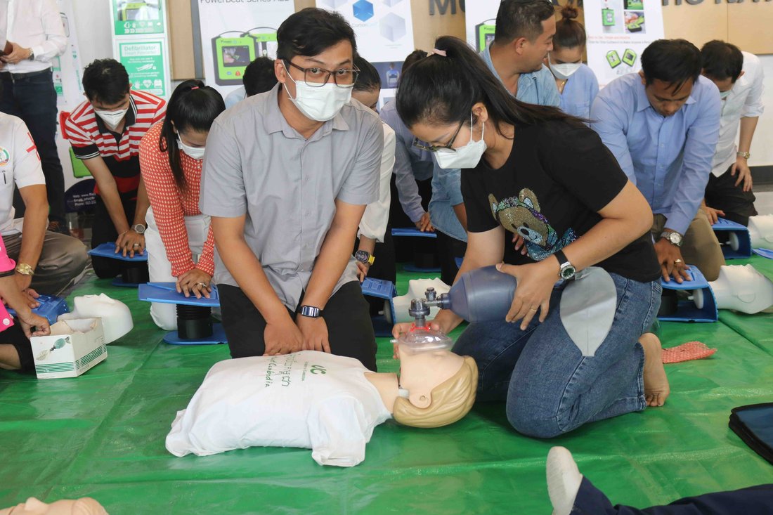 Cardiac arrest CPR training